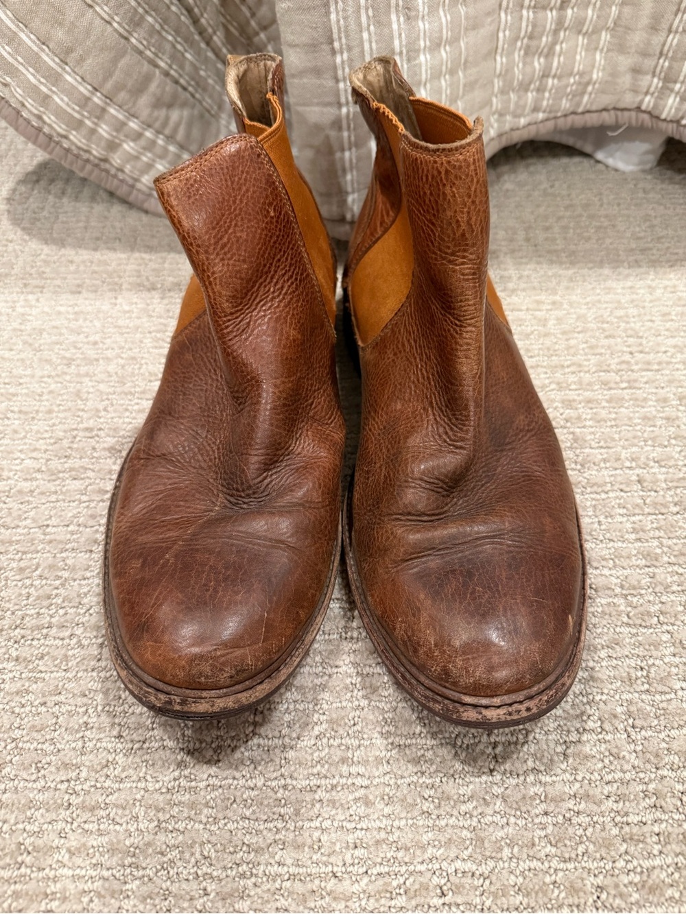 UGG Men's Brown Leather Chelsea Boots